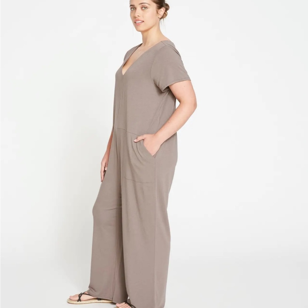 nwt- L Universal Standard Jenna V-Neck jumpsuit. loungewear.